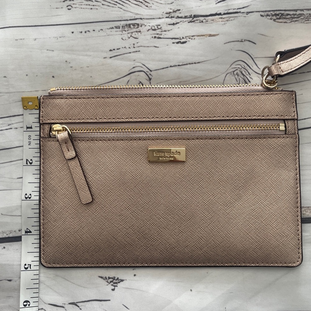 Kate Spade Wristlet Metallic Rose Gold Preowned LIKE NEW - Picture 9 of 11